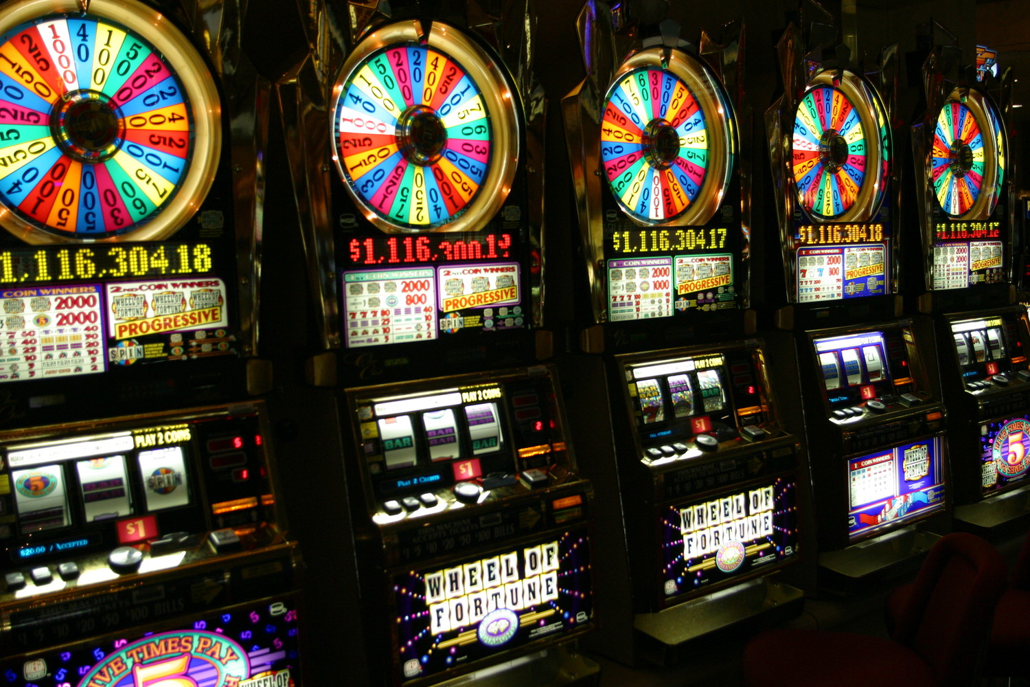Азартные игры на мобильных устройствах – пора скачать Вулкан 24 на телефон или ПК