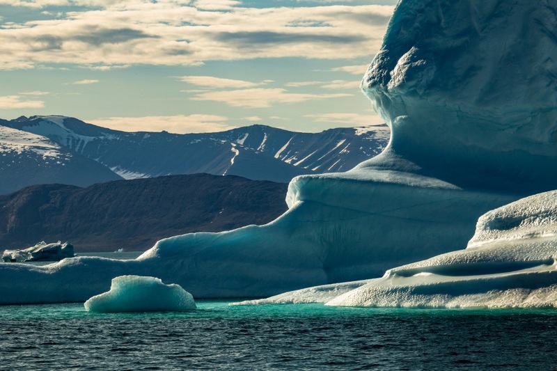 Ученые раскрыли секрет зеленых айсбергов