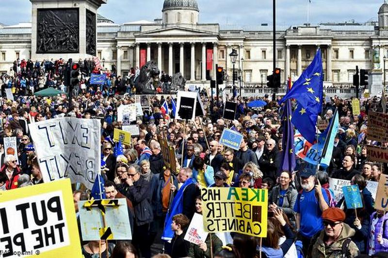 В Лондоне проходит многотысячная акция протеста против Brexit