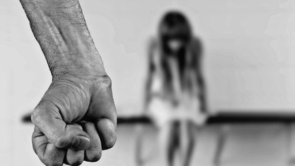 В Малайзии мужчине грозит 12 тысяч лет тюрьмы за изнасилование дочери