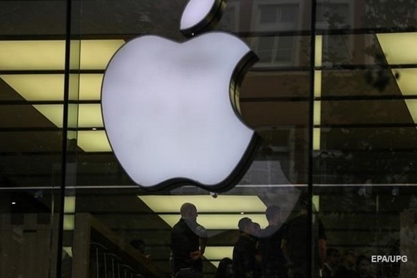 На Украинской бирже начались торги акциями Apple