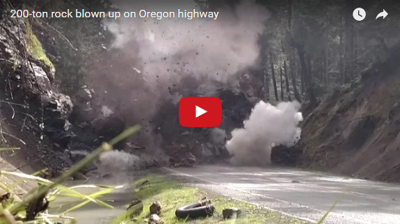 Видеошок: взрыв 200-тонного валуна, перегородившего дорогу