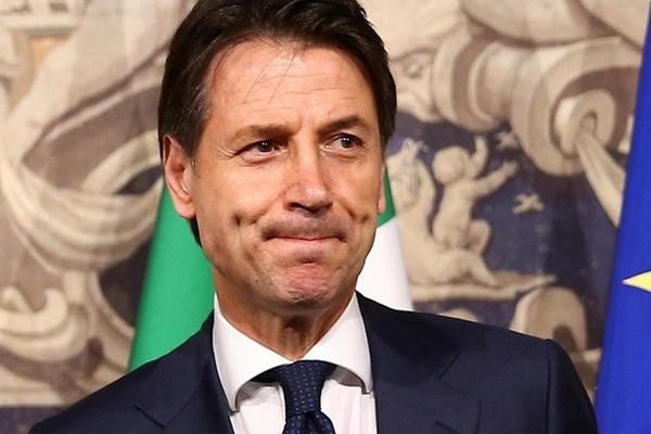 Премьер-министр Италии уходит в отставку