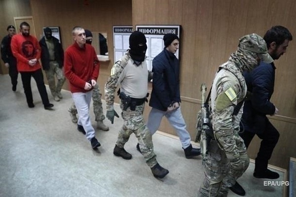 Суд РФ оставил украинских моряков в СИЗО