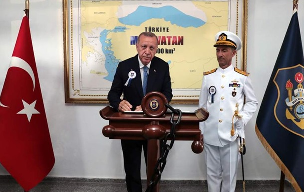 Эрдоган снялся на фоне карты, где греческие острова 