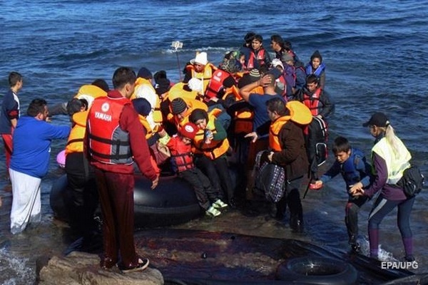 Греция ввела чрезвычайные меры из-за “огромных волн мигрантов”