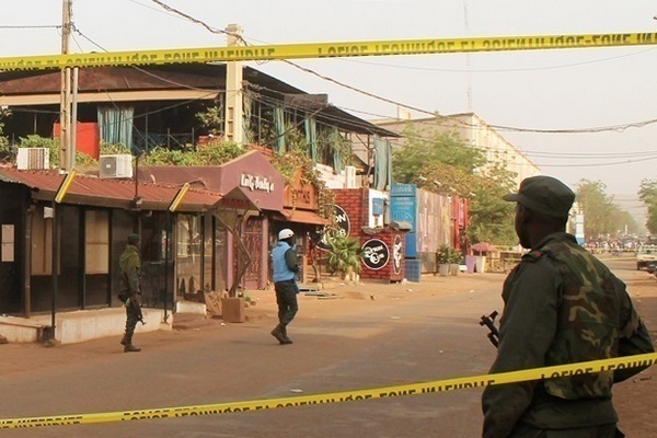 В Мали восемь человек погибли при подрыве автобуса на мине
