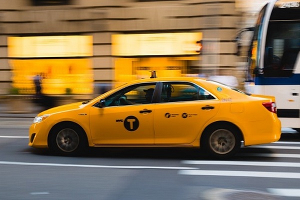 Онлайн-служба заказа такси: подработка или прибыльный бизнес?