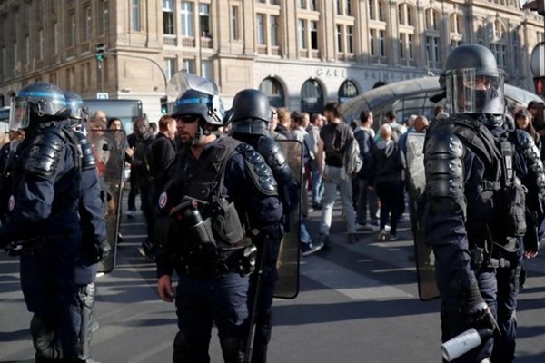 Протесты в Париже: полиция задержала более 160 человек