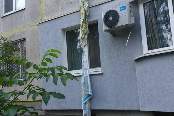В Харькове погибла пенсионерка, спускаясь со второго этажа по простыням