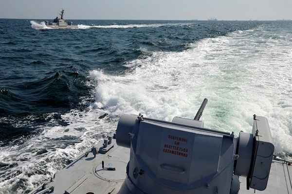 РФ скоро вернет захваченные у Керченского пролива корабли – МИД