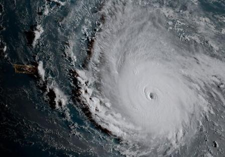 В Атлантике разбушевался новый ураган 