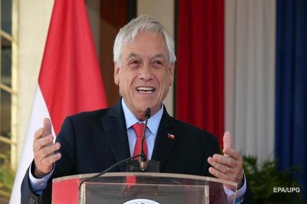 Президент Чили объявил о смене правительства из-за протестов