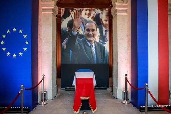 В Париже прощаются с Жаком Шираком