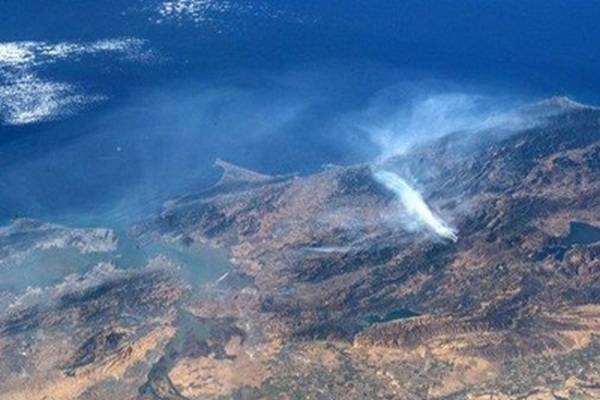 Пожар в Калифорнии сняли из космоса