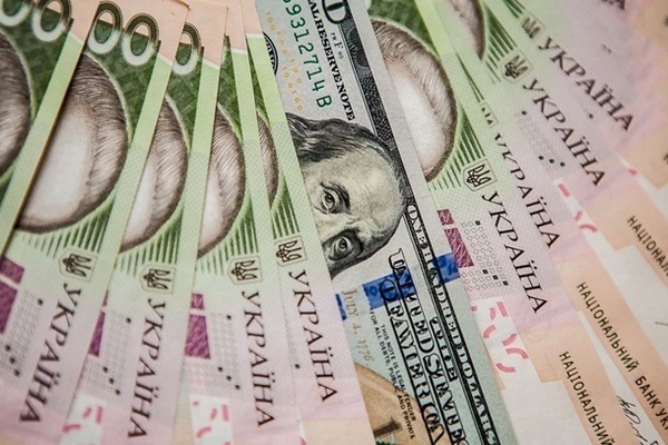 Курс валют на 25 ноября: НБУ немного укрепил гривну