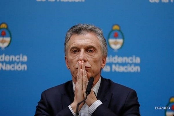 Президент Аргентины отозвал 17 