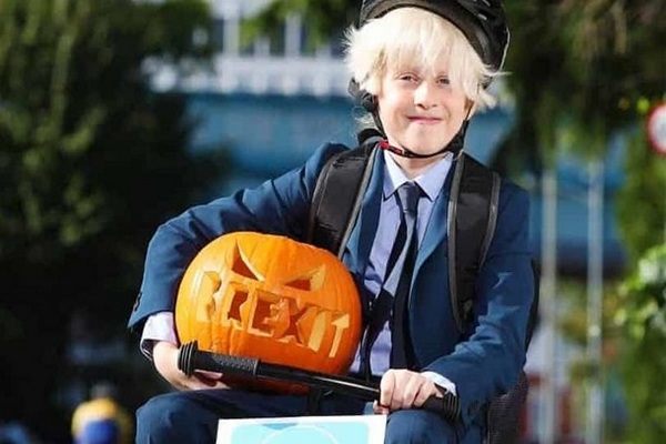 Борис Джонсон стал популярным персонажем Хэллоуина