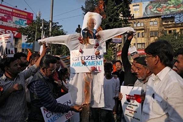 В Индии вспыхнули протесты из-за выдачи гражданства немусульманам