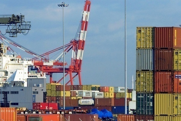 Украина наращивает экспорт товаров быстрее импорта
