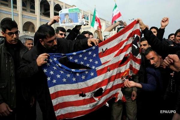 В Иране начались антиамериканские протесты