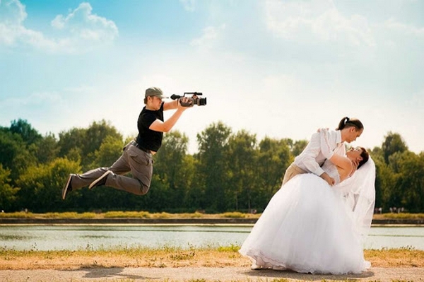 Как правильно выбрать видеооператора на свадьбу?