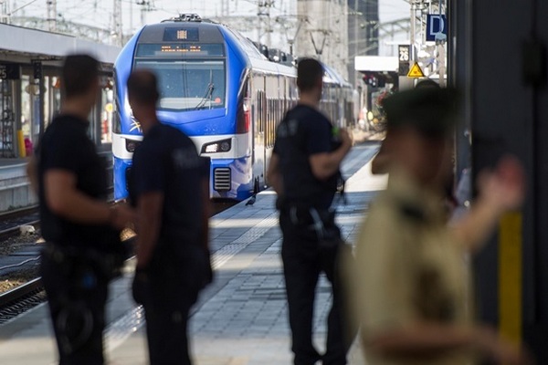 Австрия приостанавливает железнодорожное сообщение с Италией