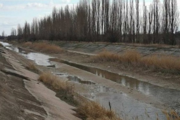 Шмыгаль поддерживает подачу воды в Крым