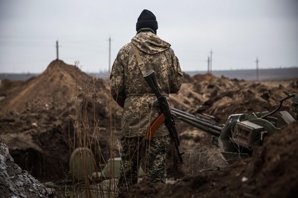 На Донбассе обстреляли зону разведения сил