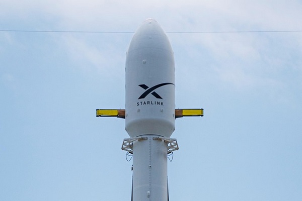 SpaceX перенесла запуск 60 интернет-спутников