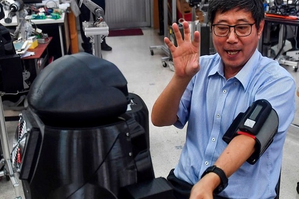 В больницах Таиланда начали работать роботы