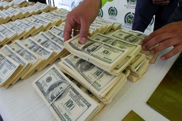 НБУ уменьшил покупку валюты до $142 млн
