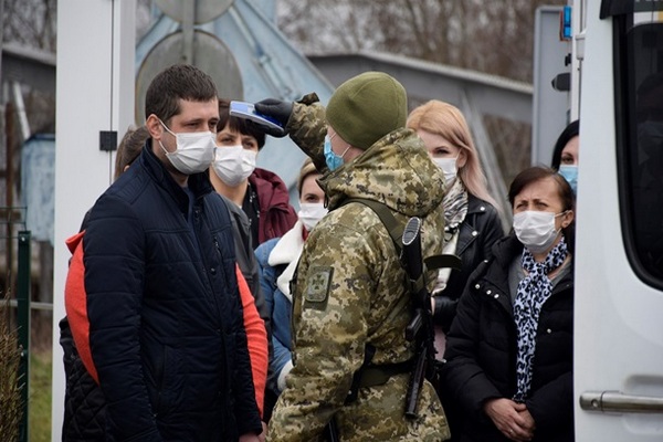 В Украину за сутки въехало более пяти тысяч украинцев