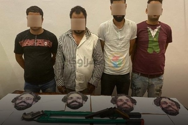 В Египте задержали банду, которая грабила магазины в масках Салаха