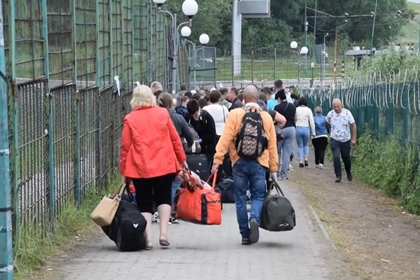 На границе с Польшей очереди до 400 человек
