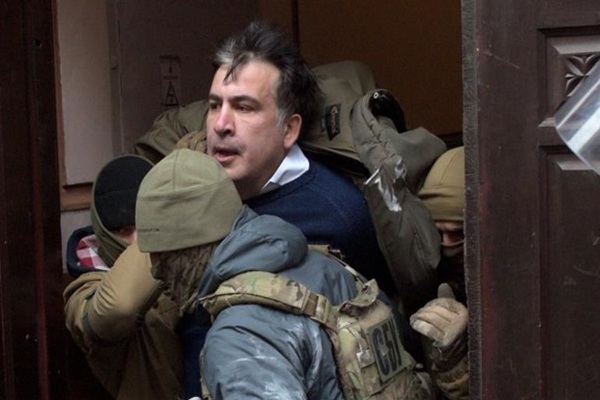 Двух пограничников обвиняют в задержании Саакашвили во время его высылки