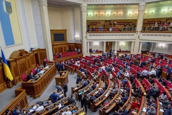 В Украине приняли законопроект о порядке назначения и увольнения членов Кабмина