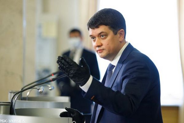 Разумков подписал распоряжение о внеочередном заседании ВР: что рассмотрят нардепы