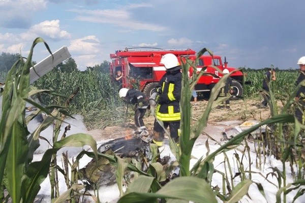 В Киевской области упал и загорелся легкомоторный самолет