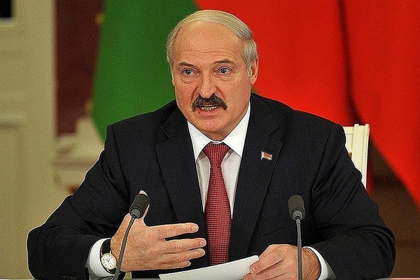 Лукашенко боится отдавать правление сыну, – оппозиционер