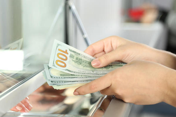 Украинцам пояснили, за что банки могут заморозить их деньги