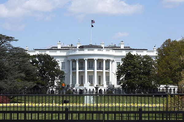 В Белом доме заявили, что президентские выборы переносить не будут