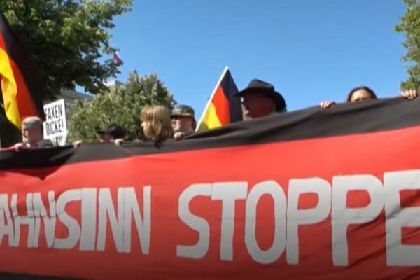 В Европе разгорелись массовые протесты против карантина