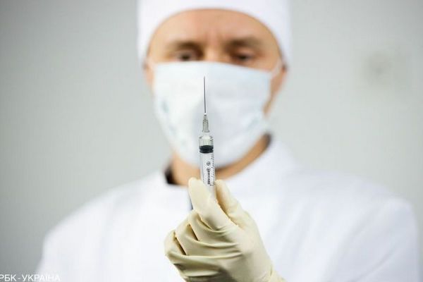 РФ произвела первую партию собственной вакцины от COVID-19