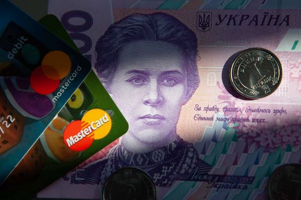 Украинцам увеличат минималку: на сколько вырастет уровень зарплаты