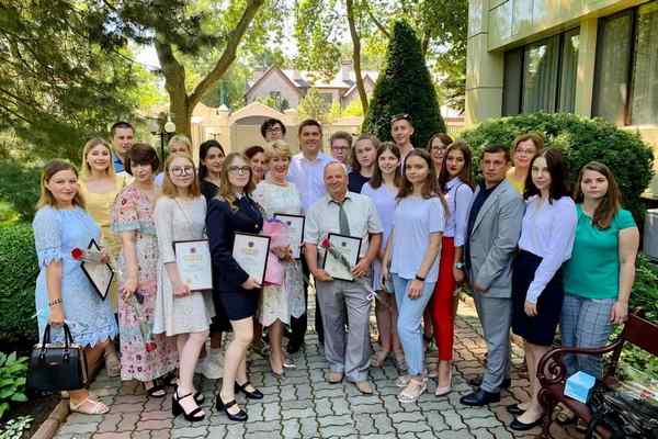 В Одессе выпускники, набравшие 200 баллов по ВНО, получат по 5 тысяч гривен, а их учителя - премии