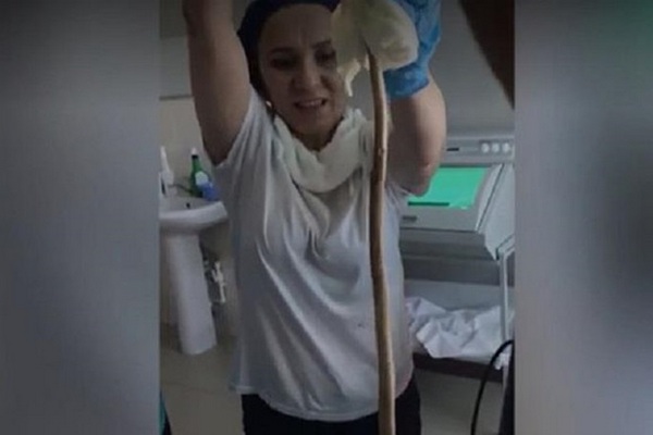 В Дагестане змея заползла в желудок женщине