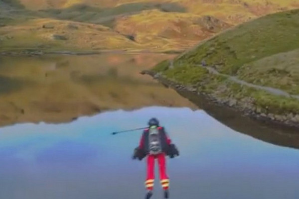 Летающая скорая помощь: успешно испытаны реактивные костюмы для врачей
