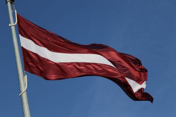 Латвия вводит обязательную анкету для желающих посетить страну