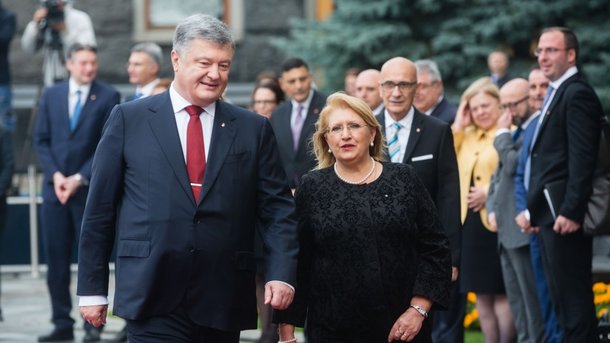 Отказ от роста цен на газ и мальтийский прием: политические итоги недели в Украине